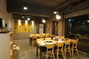 합정 핫플, 인더스트리얼 감성 오쭈 합정점 인테리어